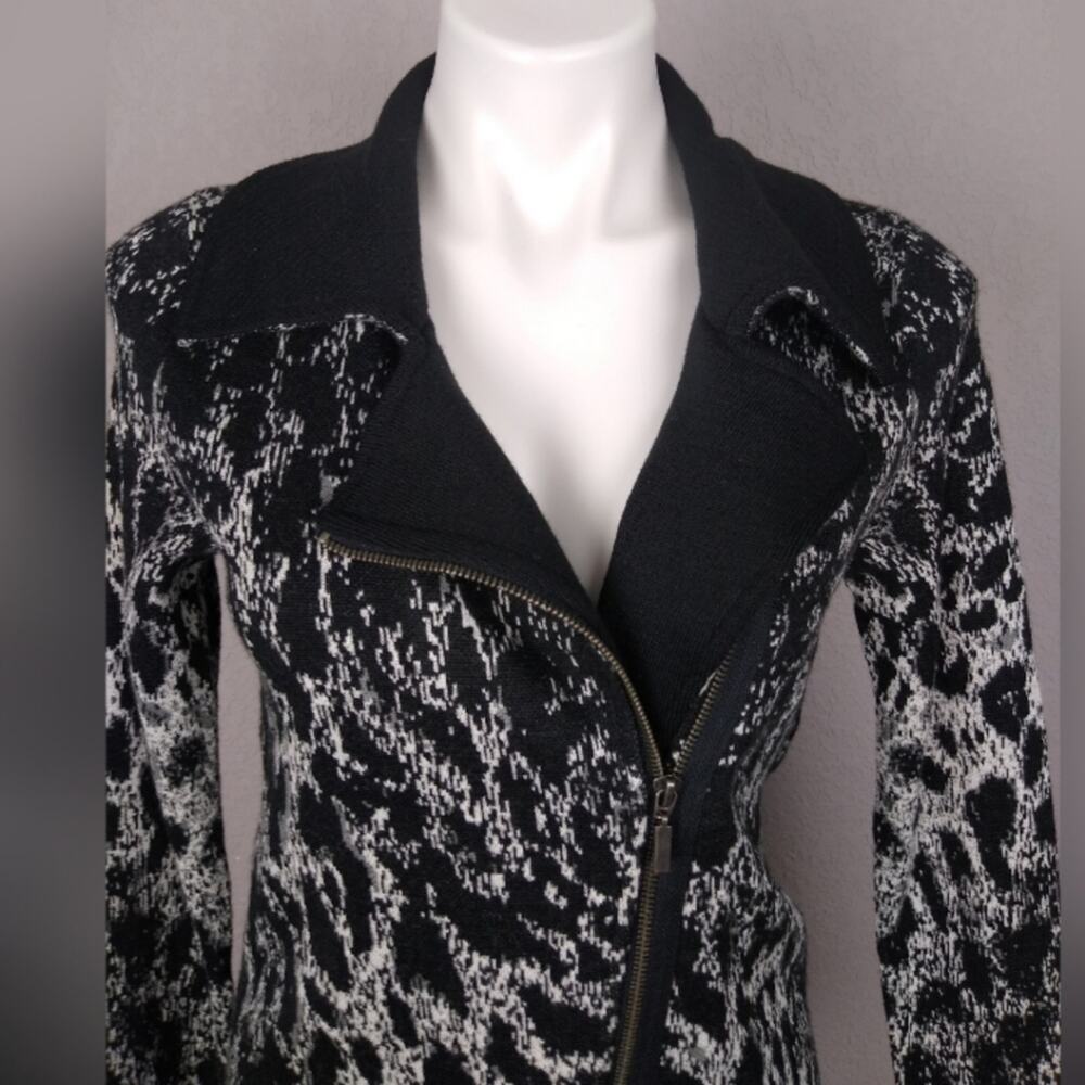 Chico's Animal Zip-up Sweater Jacket Size S/4 - Picture 5 of 15